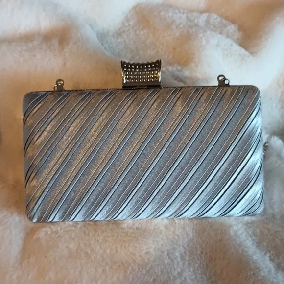 Silver evening bag - Picture 2 of 3